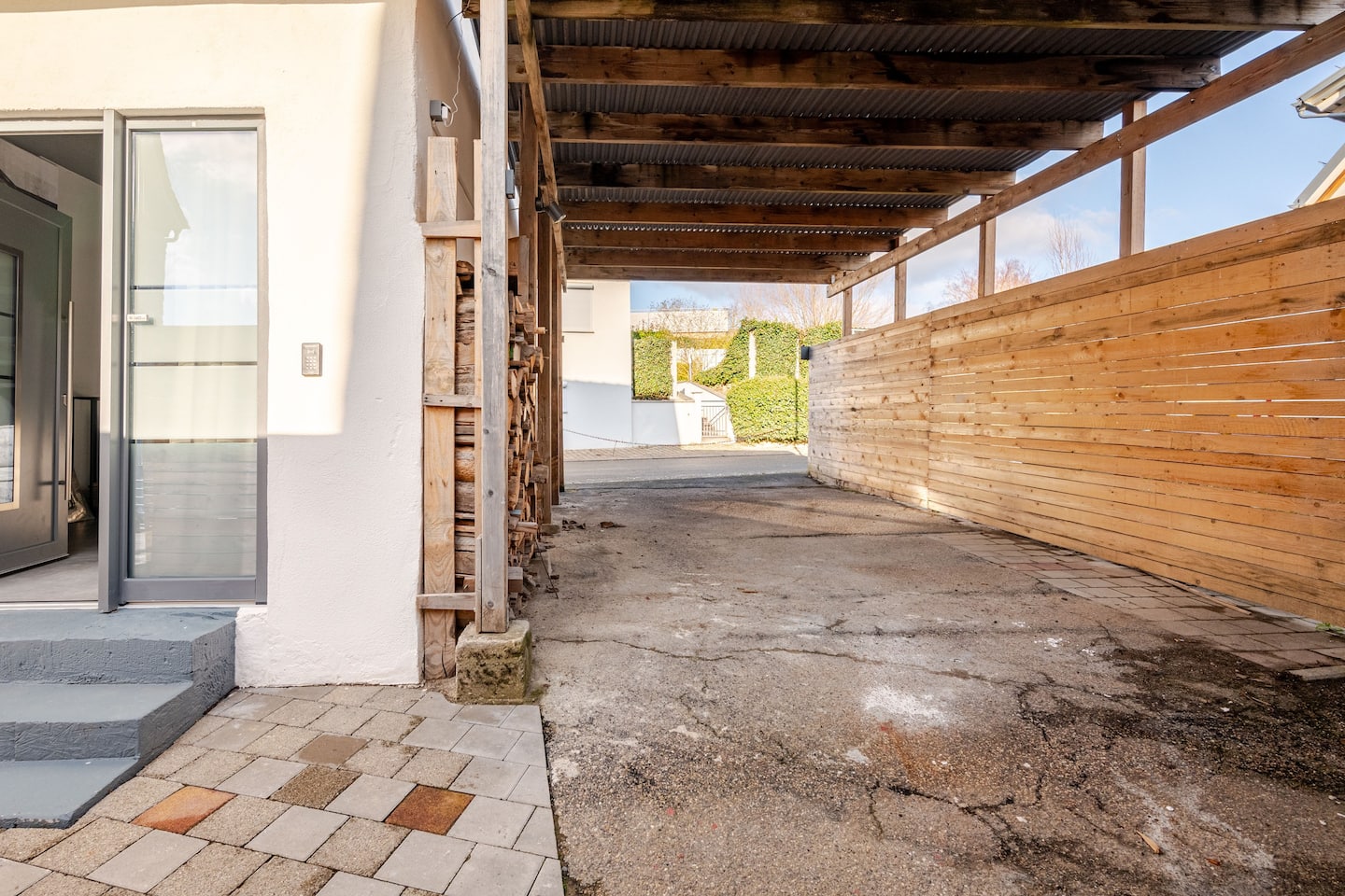 Noxi - Aussenbereich - Carport - 3